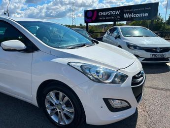 Hyundai i30 1.6 CRDi Style Hatchback 5dr Diesel Auto Euro 5 (128 ps)