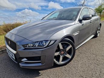 Jaguar XE R-SPORT INGENIUM