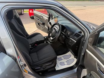 Suzuki Swift SZ4
