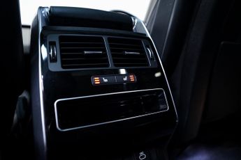 Land Rover Range Rover Sport 3.0 D300 MHEV HSE Silver SUV 5dr Diesel Auto 4WD Euro 6 (s/s) (3