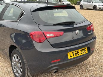 Alfa Romeo Giulietta 1.4 TB MultiAir Super Hatchback 5dr Petrol Manual Euro 6 (s/s) (