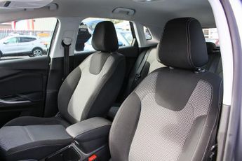 Vauxhall Grandland X 1.5 Turbo D BlueInjection SE SUV 5dr Diesel Auto Euro 6 (s/s) (1