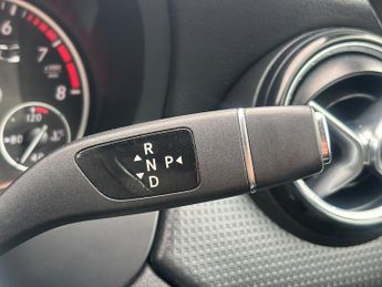 Mercedes A180 1.6 BlueEfficiency SE Hatchback 5dr Petrol 7G-DCT Euro 6 (s/s) (