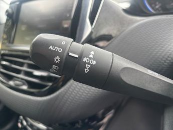 Peugeot 2008 1.2 PureTech Allure SUV 5dr Petrol EAT Euro 6 (s/s) (110 ps)