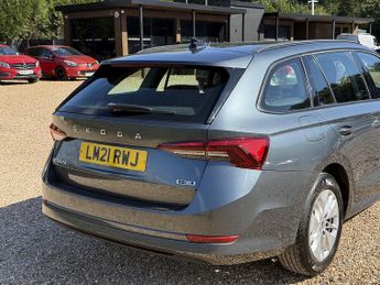 Skoda Octavia 1.0 TSI e-TEC MHEV SE Technology Estate 5dr Petrol Hybrid DSG Eu