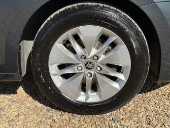 Skoda Octavia 1.0 TSI e-TEC MHEV SE Technology Estate 5dr Petrol Hybrid DSG Eu