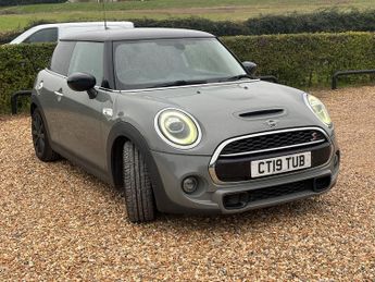 MINI Hatch 2.0 Cooper S Classic Hatchback 3dr Petrol Steptronic Euro 6 (s/s