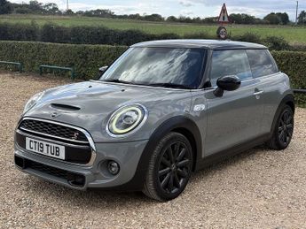 MINI Hatch 2.0 Cooper S Classic Hatchback 3dr Petrol Steptronic Euro 6 (s/s
