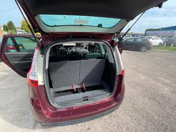 Renault Scenic GRAND DYNAMIQUE TOMTOM DCI EDC