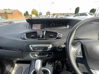 Renault Scenic GRAND DYNAMIQUE TOMTOM DCI EDC