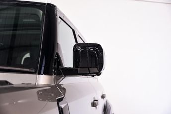 Land Rover Defender 110 3.0 D250 MHEV X-Dynamic HSE SUV 5dr Diesel Auto 4WD Euro 6 (s/s)