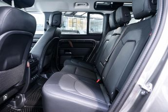 Land Rover Defender 110 3.0 D250 MHEV X-Dynamic HSE SUV 5dr Diesel Auto 4WD Euro 6 (s/s)