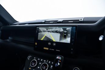 Land Rover Defender 110 3.0 D250 MHEV X-Dynamic HSE SUV 5dr Diesel Auto 4WD Euro 6 (s/s)