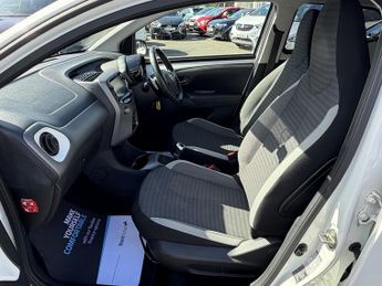 Toyota Aygo VVT-I X-TREND X-SHIFT