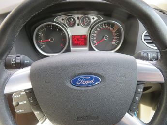 Ford Focus 1.6 TITANIUM AUTO