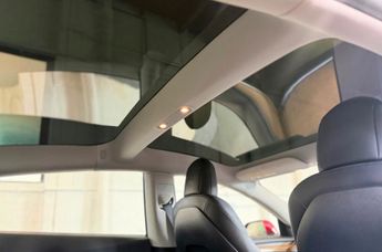 Tesla Model 3 Saloon 4dr Electric Auto RWD (241 bhp)