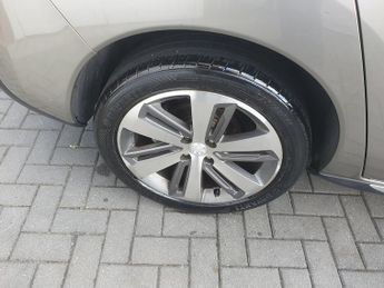 Peugeot 3008 1.6 HDi Allure SUV 5dr Diesel Manual Euro 5 (115 ps)