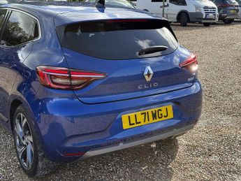 Renault Clio 1.6 E-TECH RS Line Hatchback 5dr Petrol Hybrid Auto Euro 6 (s/s)