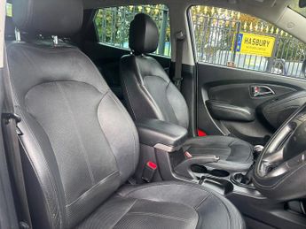 Hyundai ix35 2.0 CRDi Premium SUV 5dr Diesel Manual 4WD Euro 5 (134 bhp)