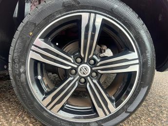MG MG ZS EXCLUSIVE