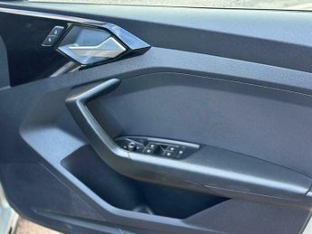 Audi A1 1.0 TFSI 25 Black Edition Sportback S Tronic Euro 6 (s/s) 5dr