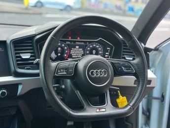 Audi A1 1.0 TFSI 25 Black Edition Sportback S Tronic Euro 6 (s/s) 5dr