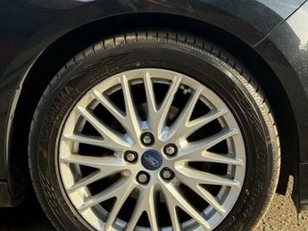 Ford Focus 1.6 Zetec S Hatchback 5dr Petrol Powershift Euro 5 (125 ps)