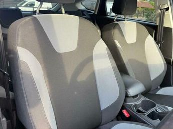 Ford Focus 1.6 Zetec S Hatchback 5dr Petrol Powershift Euro 5 (125 ps)