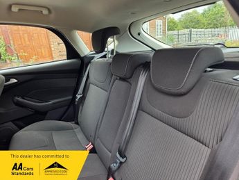 Ford Focus 1.6 Titanium Navigator Hatchback 5dr Petrol Powershift Euro 5 (1