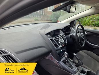 Ford Focus 1.6 Titanium Navigator Hatchback 5dr Petrol Powershift Euro 5 (1