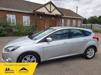 Ford Focus 1.6 Titanium Navigator Hatchback 5dr Petrol Powershift Euro 5 (1