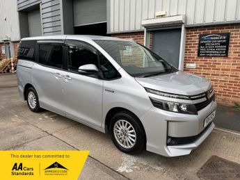 Toyota Voxy 1.8 VVT-i Hybrid 7 Seats