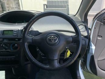 Toyota Yaris VVTI BLUE