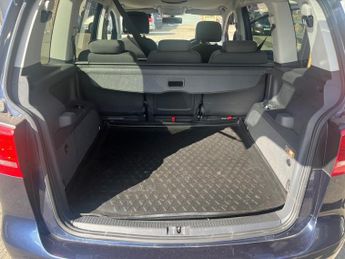 Volkswagen Touran 1.4 TSI Comfortline 7 Seater