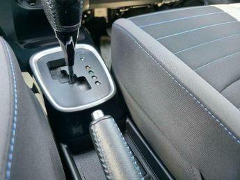 Toyota Yaris 1.5 VVT-h Blue Bi-Tone E-CVT Euro 6 (s/s) 5dr