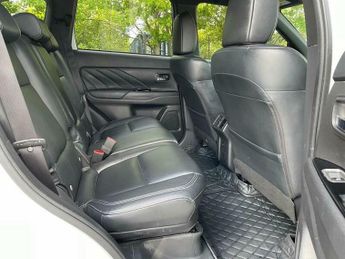 Mitsubishi Outlander 2.4h TwinMotor 13.8kWh 4h CVT 4WD Euro 6 (s/s) 5dr