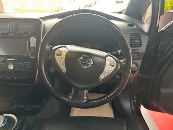 Nissan Leaf 30kWh Tekna Hatchback 5dr Electric Auto (109 bhp)