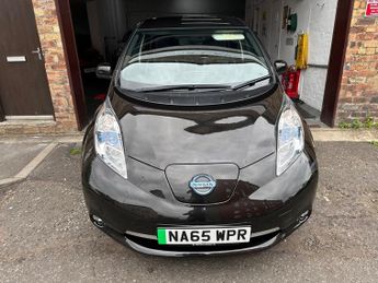 Nissan Leaf 30kWh Tekna Hatchback 5dr Electric Auto (109 bhp)