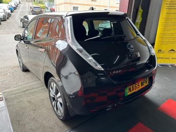 Nissan Leaf 30kWh Tekna Hatchback 5dr Electric Auto (109 bhp)