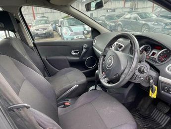Renault Clio 1.6 VVT Dynamique 5dr