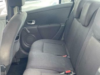Renault Clio 1.6 VVT Dynamique 5dr