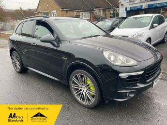 Porsche Cayenne 3.0 V6 S Platinum Edition TiptronicS 4WD Euro 6 (s/s) 5dr