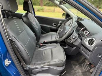 Renault Clio 1.6 VVT Initiale TomTom Auto Euro 4 5dr