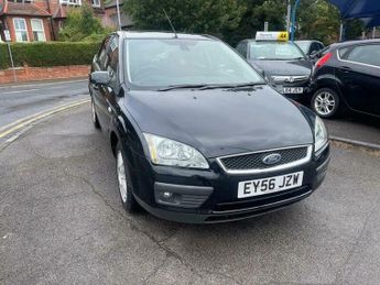 Ford Focus 1.6 Ghia 5dr