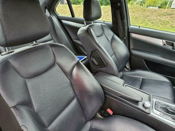 Mercedes-Benz C Class 2.1 C220 CDI BlueEfficiency Sport Auto Euro 5 4dr