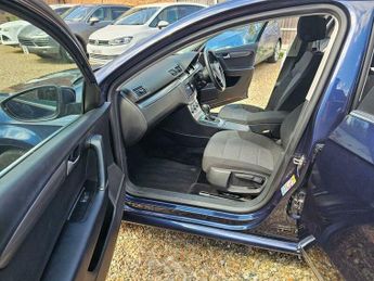 Volkswagen Passat 1.4 TSI BlueMotion Tech SE DSG Euro 5 (s/s) 5dr