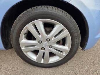 Honda Jazz 1.4 i-VTEC EX Hatchback 5dr Petrol i SHIFT Euro 4 (100 ps)
