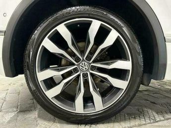 Volkswagen Tiguan 2.0 TDI R-Line Tech SUV 5dr Diesel DSG 4Motion Euro 6 (s/s) (150