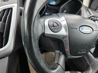 Ford Focus 1.6 Zetec Powershift Euro 5 5dr