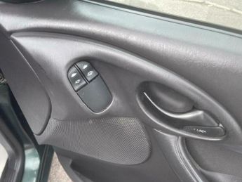 Ford Focus 1.6i 16v Zetec 5dr